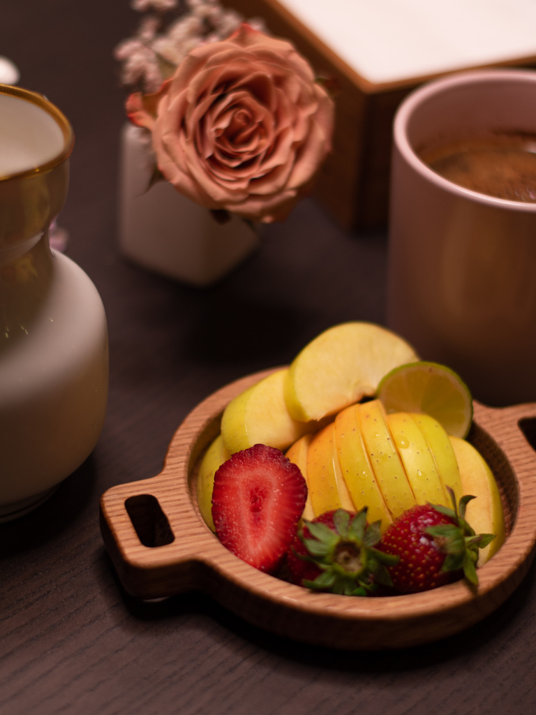 Тарелка из дуба с ручками  светлая, 17 см