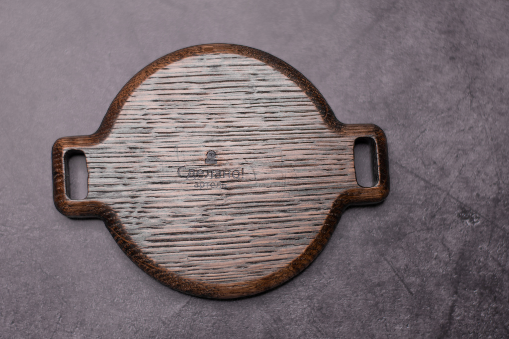 Тарелка из дуба с ручками угольная, 17 см