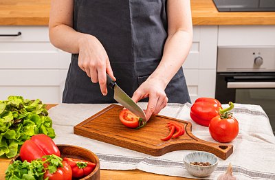 Кухонная доска из дуба Традиция на кухне