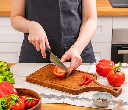 Кухонная доска из дуба Традиция на кухне